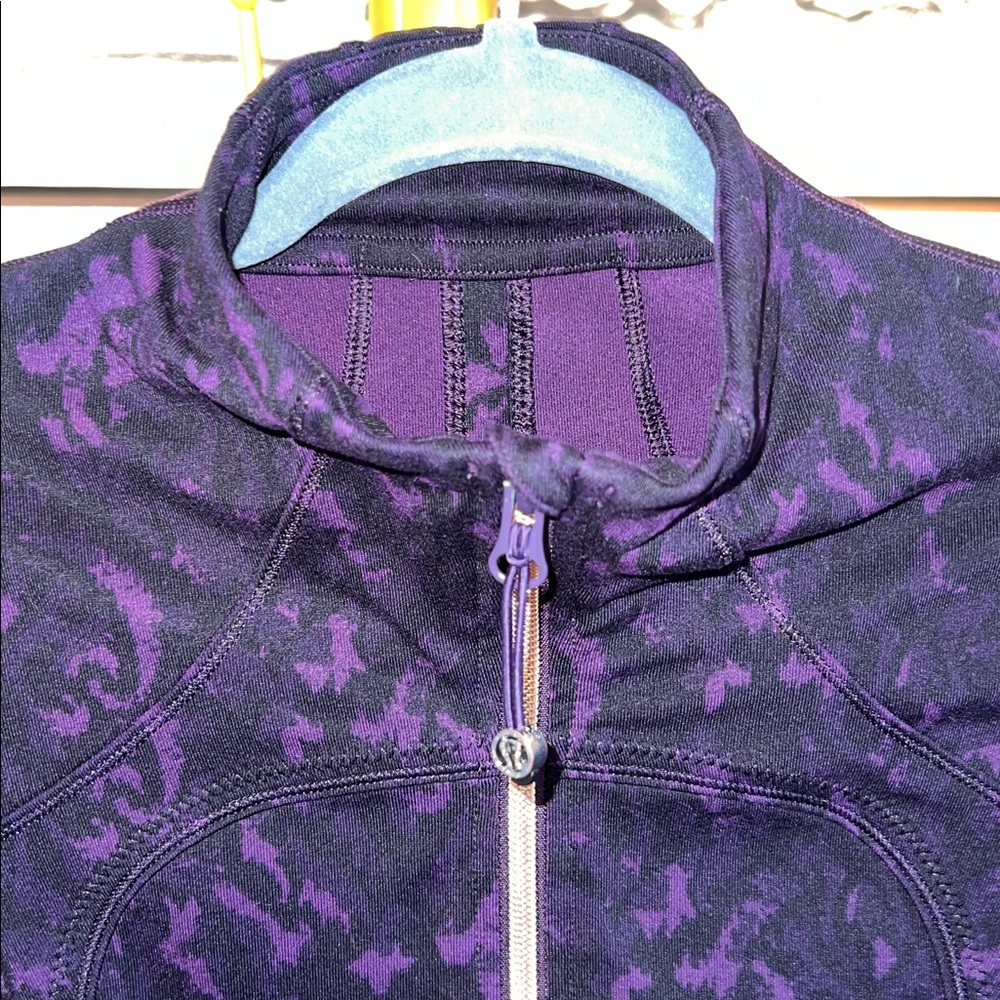 Lululemon Define - image 2